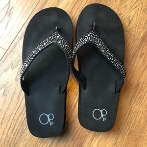 OP | Black Flip Flops